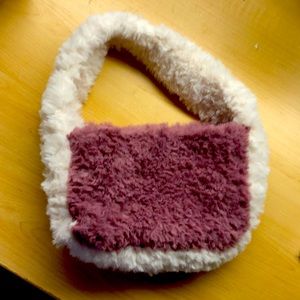 Faux fur crochet bag